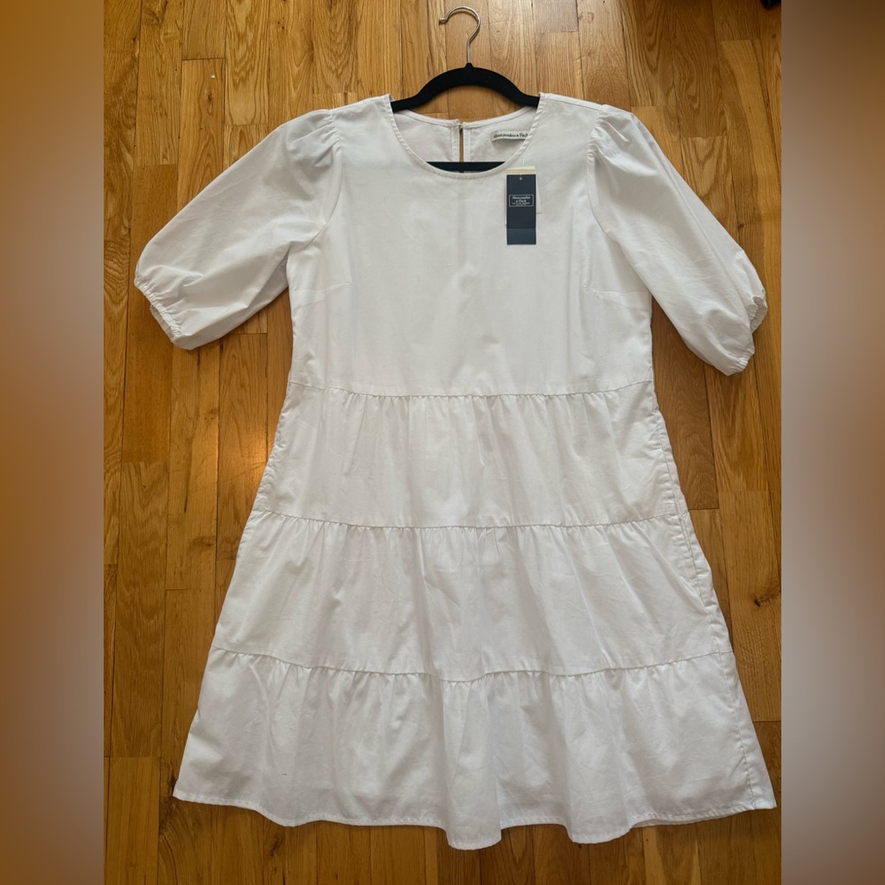 NWT Abercrombie & Fitch 100% Cotton White Tiered Dress with pockets Sz Small